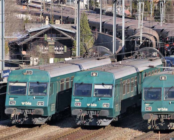 NME 538692 Steuerwagen BDt zu Autozug